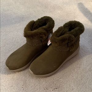Skechers Khaki Fur-Lined Winter Boots